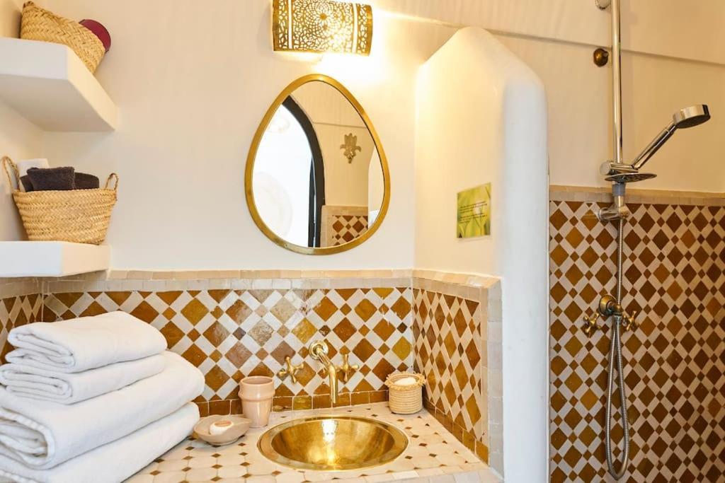 Riad Miloud En Exclusivite 10 P Au Coeur De La Medina มาร์ราเกช ภายนอก รูปภาพ